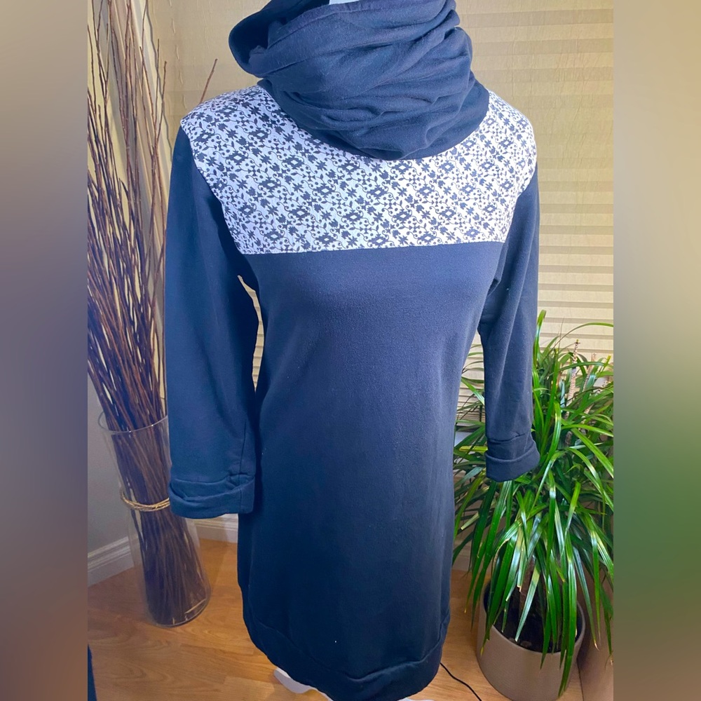 Elfarrow Apparel XS Extended Oversized Turtleneck Long Sleeve Cotton Dress